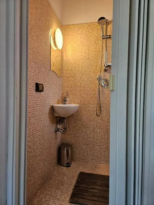 La Casetta A Chiaia Di Goti Naples Apartment